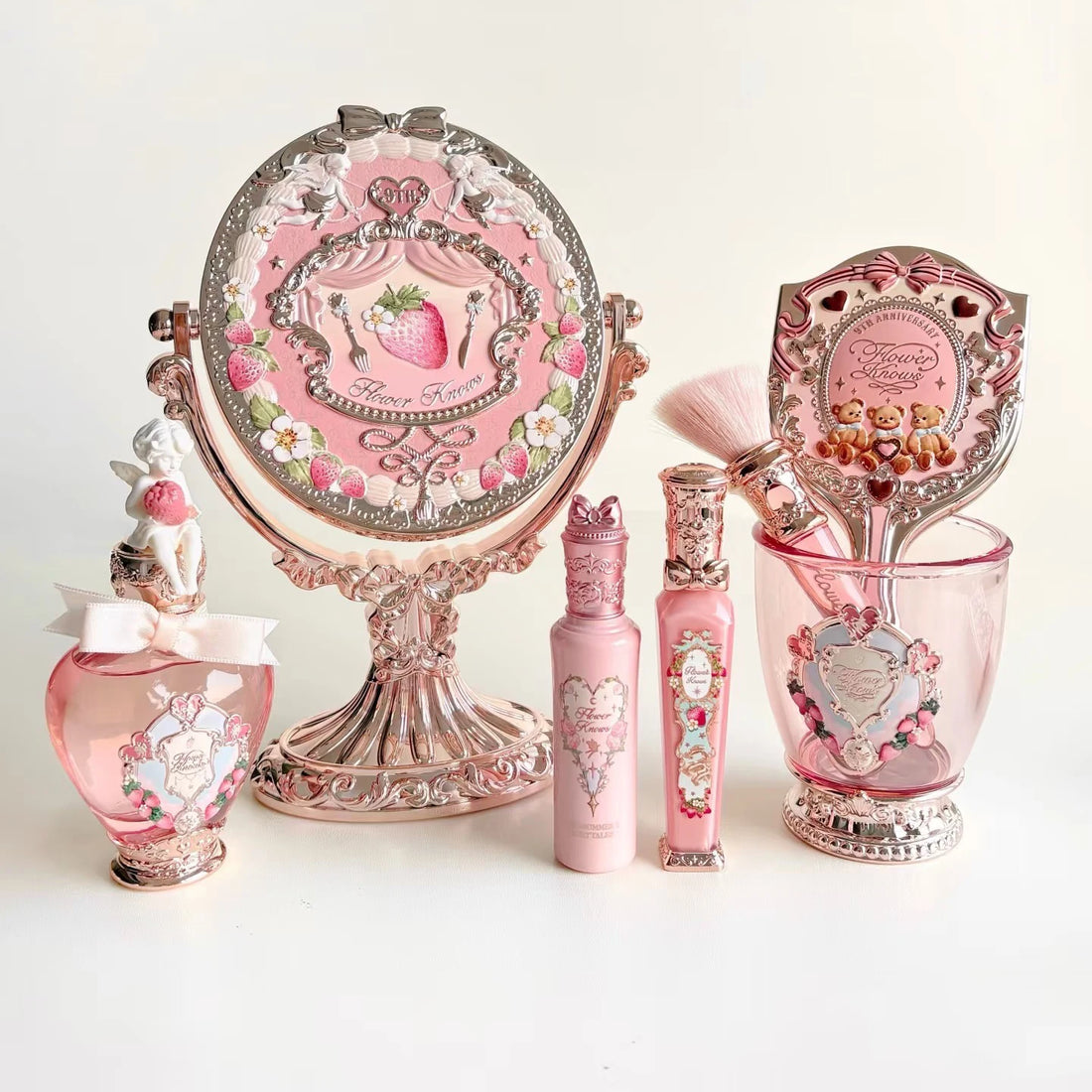 ✨ Flower Knows Vanity, Paddle Brush & Cup ✨